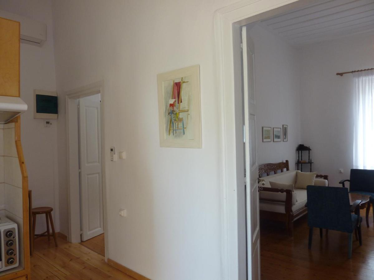 A Painter'S House In Plaka Apartment Athens Exterior photo